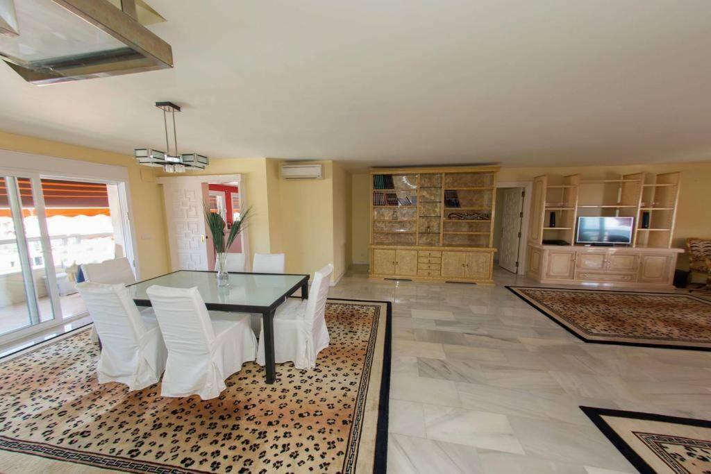 Penthouse With Private Pool, Hot Tub Jacuzzi With Sea Views And Chill-Out Zone, Close To The Sea Марбелья Экстерьер фото
