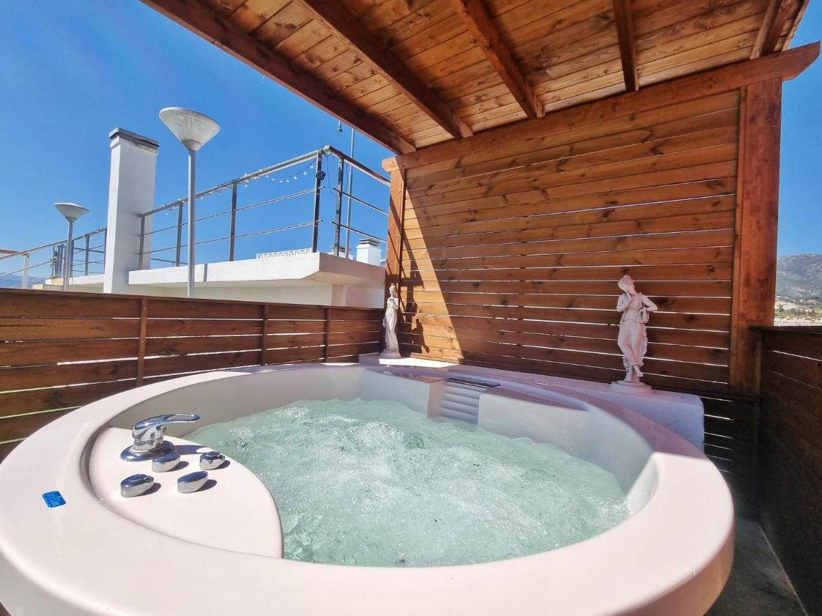 Penthouse With Private Pool, Hot Tub Jacuzzi With Sea Views And Chill-Out Zone, Close To The Sea Марбелья Экстерьер фото